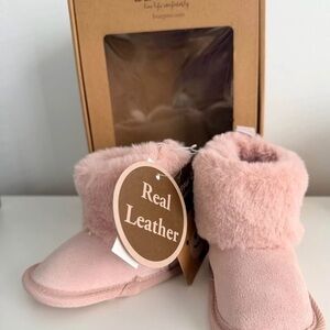 Cozy Pink Leather Kids Snow Boots size 0-6 months